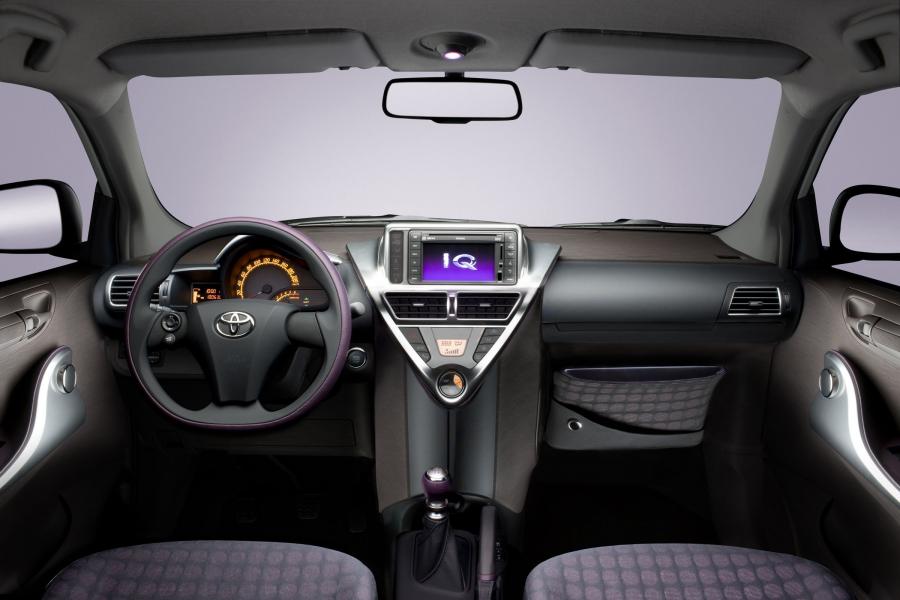  Toyota iQ 2008 года  (фото 2 из 225)